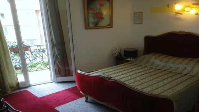 Hotel Neptune Cannes photo 2