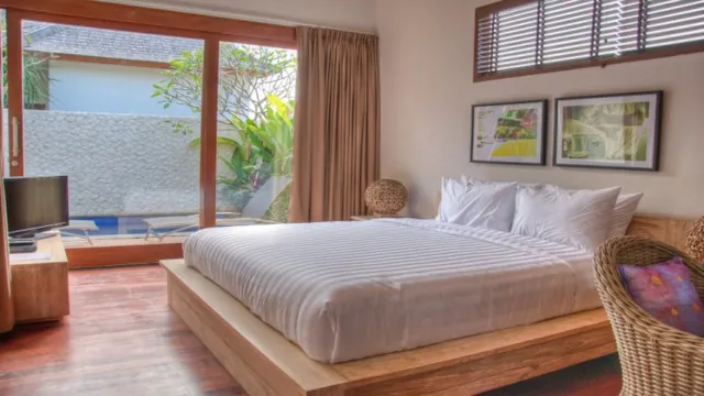 The Dipan Resort Petitenget Bali photo 2
