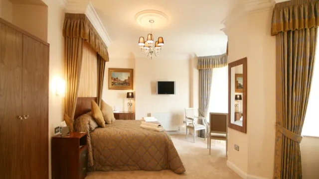 Legends Brighton Hotel photo 3
