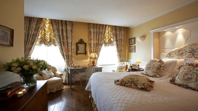 Boat Hotel & Restaurant De Barge Bruges photo 3