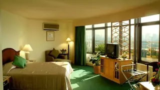 Louis Tavern Transit Hotel Dayrooms Bangkok