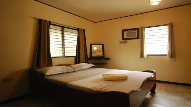 Club Mabuhay La Laguna Resort Puerto Galera photo 3