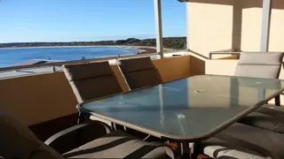 Birubi Holiday House & Apartments