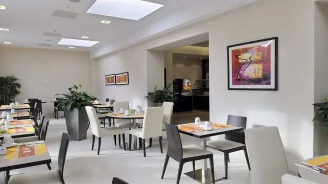 Hotel Midi Brussels photo 2