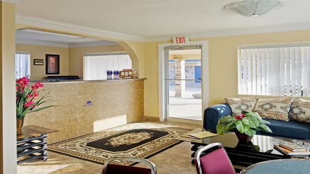 Rodeway Inn Gainesville photo 2