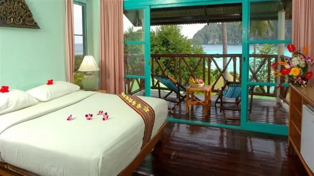 Phuphaya Seaview Resort Phi Phi Island photo 1