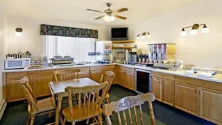 Americas Best Value Inn & Suites Pensacola , FL