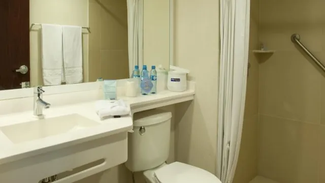 City Express Hotel Manzanillo photo 3