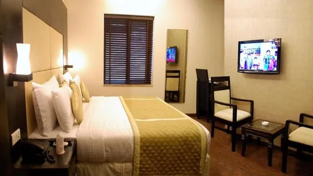 Hotel Liv Inn Naraina Vihar photo 1