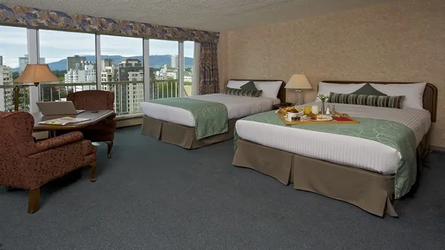Coast Abbotsford Hotel & Suites photo 3