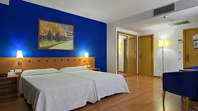 Ibis budget Hyères Centre Ville photo 1
