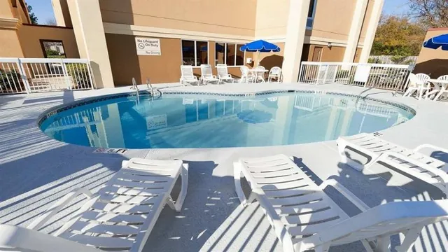 Hampton Inn & Suites Columbia Southeast Fort Jackson photo 3
