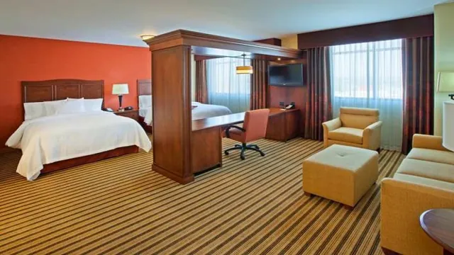Hampton Inn & Suites Chicago - Mt. Prospect photo 1