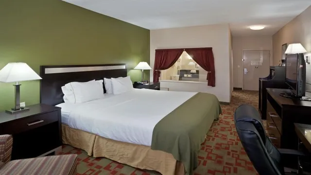 Econo Lodge Brooks photo 2