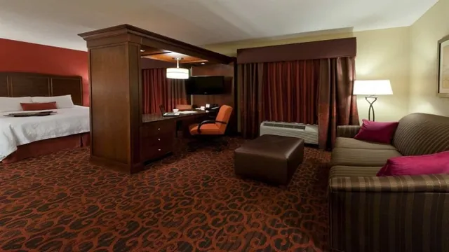 Hampton Inn & Suites Salem photo 3
