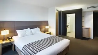 Chifley Doveton Hotel Dandenong