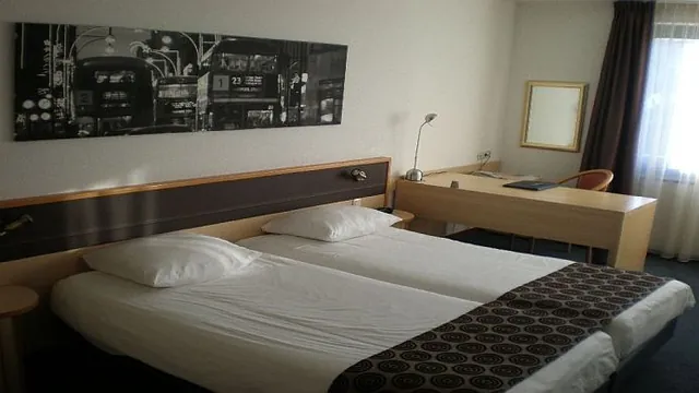 Sofitel Chicago Magnificent Mile photo 3
