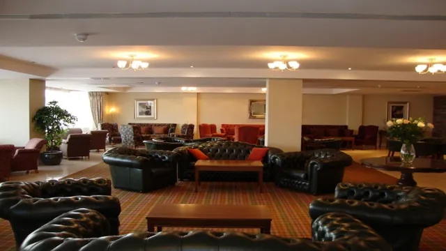 Coach House Hotel Galway photo 2