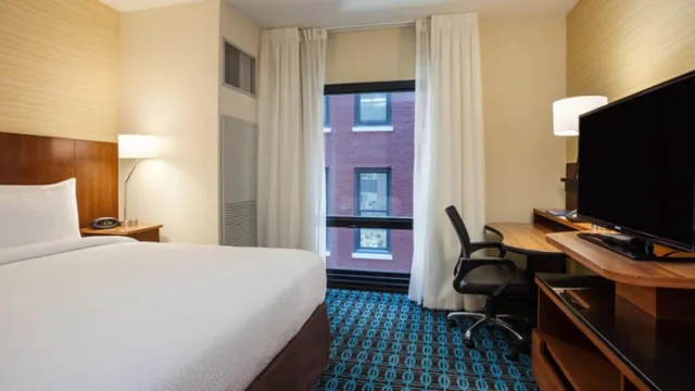 Fairfield Inn & Suites Chicago Downtown - River North photo 1