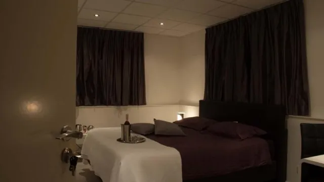 Fletcher Hotel-Restaurant De Witte Brug Lekkerkerk photo 3