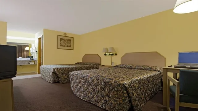 Rodeway Inn Concord photo 1