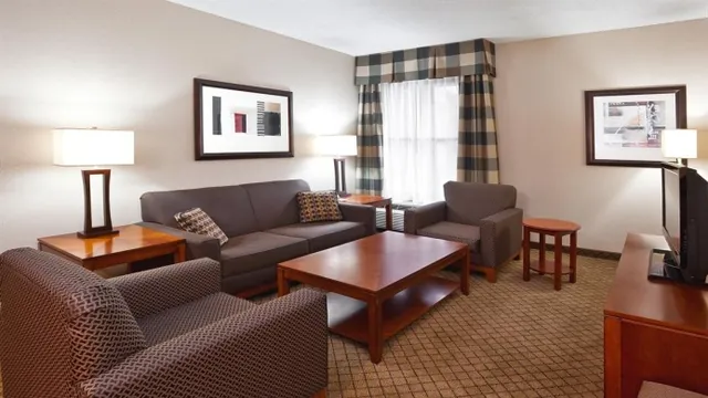 Hope Hotel & Conference Center Dayton photo 2