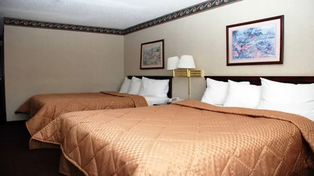 Econo Lodge Inn & Suites Pembroke photo 2