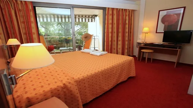 Club Maintenon Hotel Cannes photo 1