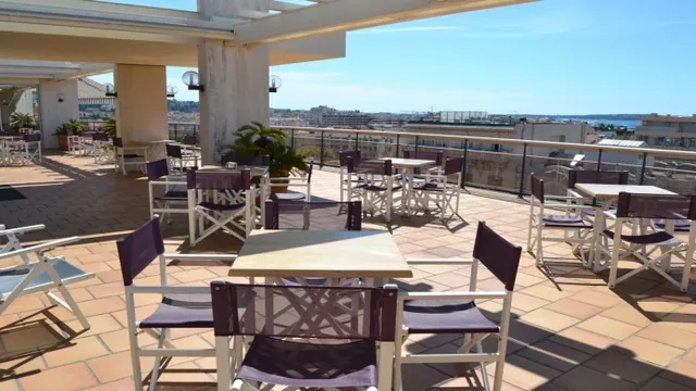 Club Maintenon Hotel Cannes photo 2