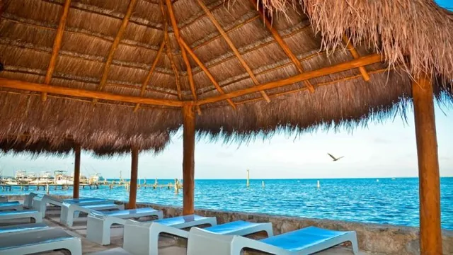 Q Bay Cancun Hotel & Suites All Inclusive photo 3