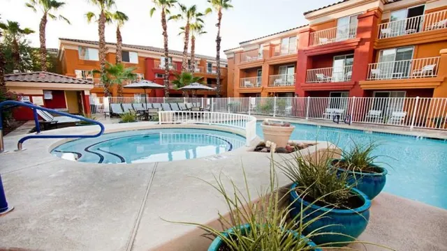 Howard Johnson Scottsdale Old Town Hotel photo 2