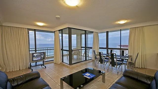 Seacrest Beachfront Holiday Apartments Gold Coast photo 6