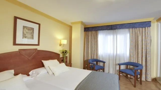 Corona De Granada Hotel photo 1
