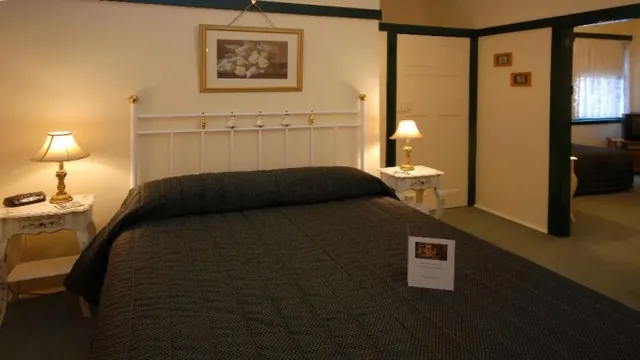 The Chalet Guesthouse and Studio photo 2