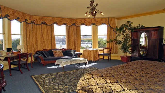 Gatsby Mansion photo 1