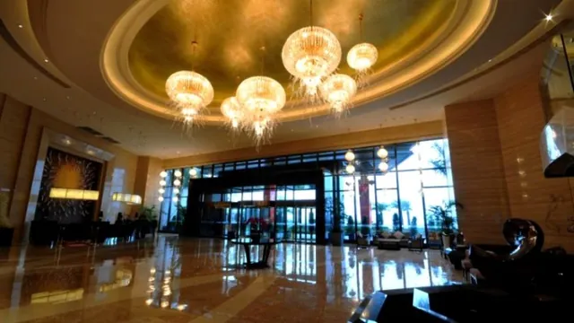 Golden Coast New Century Resort photo 3
