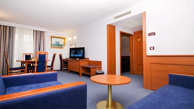 Kolovare Hotel Zadar photo 3