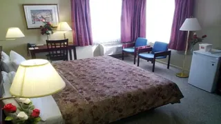 Econo Lodge Montmorency Falls