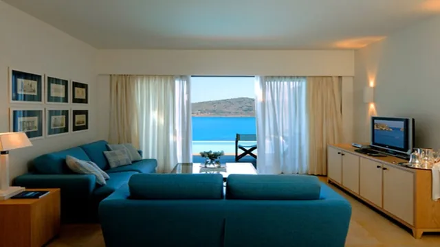 Meltemi Luxury Suites photo 2