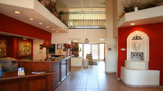 Quality Inn & Suites, AB photo 3