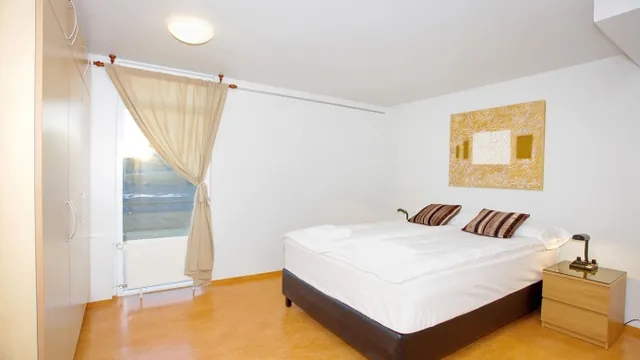 Golden Circle Apartments photo 2