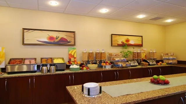 Quality Inn & Suites Val D'or photo 2