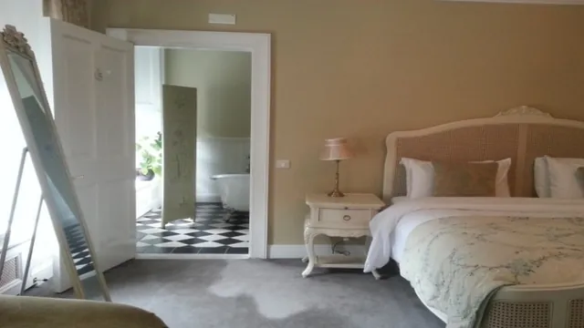 One Pery Square photo 1