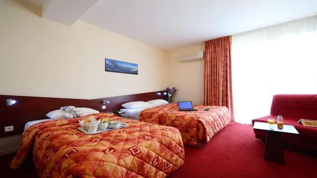 Quality Hotel Pau Centre Bosquet photo 1