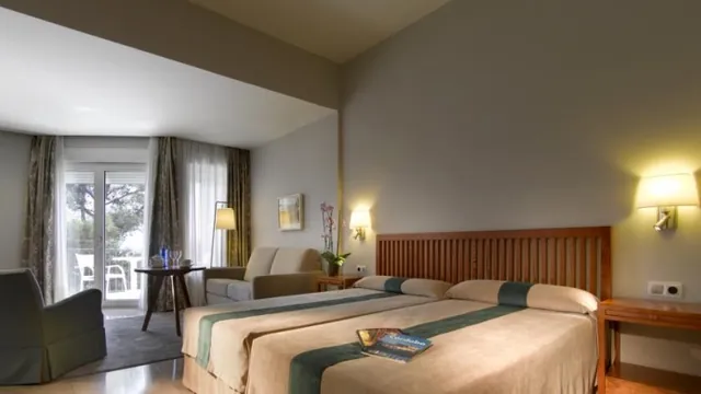 Ibis Martigues photo 1