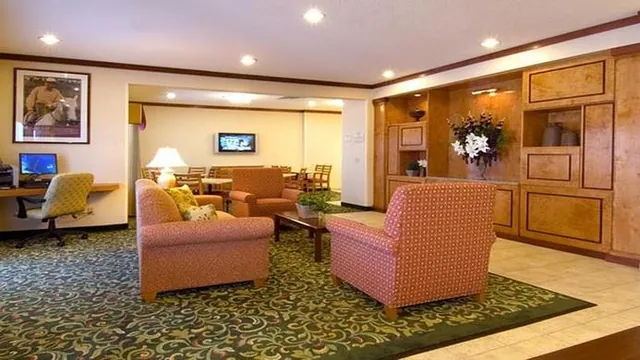 Crestwood Suites Austin photo 3