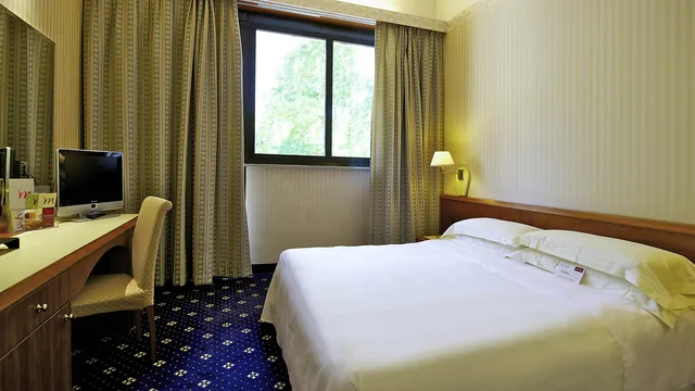 Days Inn by Wyndham Bakersfield photo 4