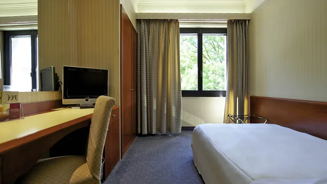 Days Inn by Wyndham Bakersfield photo 5
