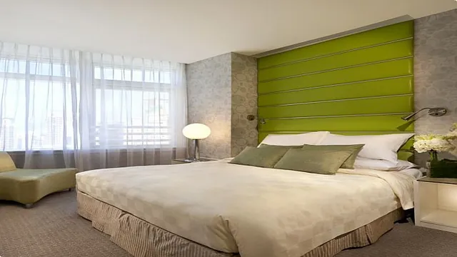 Cosmopolitan Hotel Hong Kong photo 6