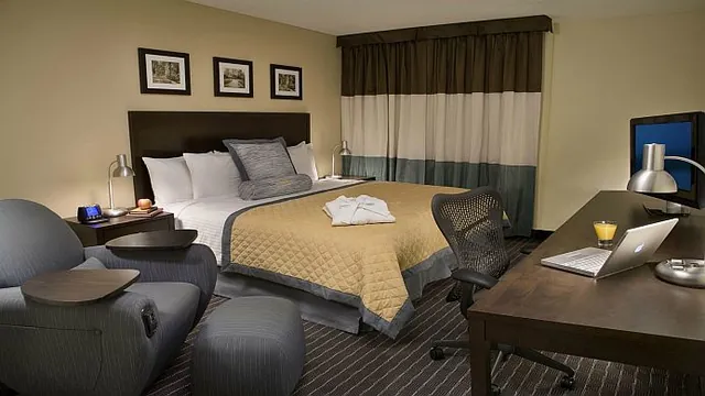 Days Hotel & Conference Centre-Toronto Don Valley photo 3